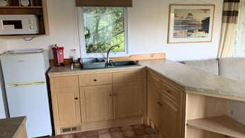 雪櫃、微波爐、焗爐、爐具