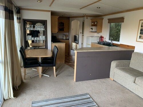 Private Cabin - close to Brighton beaches restaurants etc