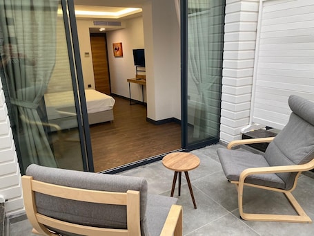 Balcón. Miyas Luxury Hotel