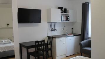 Doppelzimmer | Eigene KĂŒche | Wasserkocher