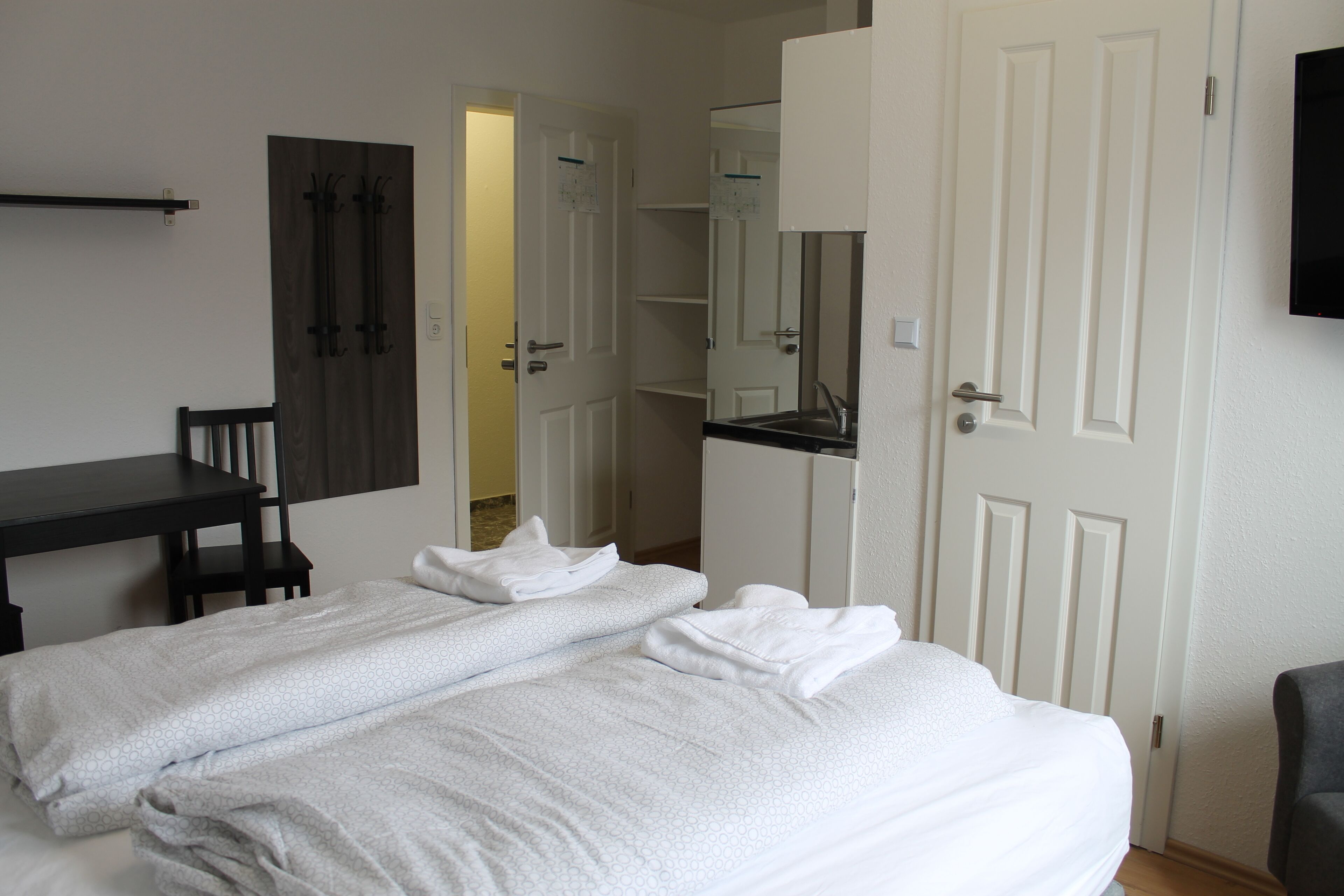 Double Room | Free WiFi, bed sheets