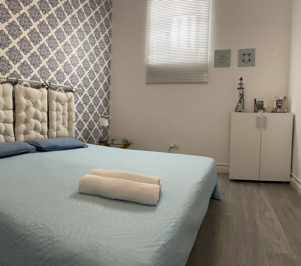 Family Double Room | Individually decorated, individually furnished, desk, iron/ironing board