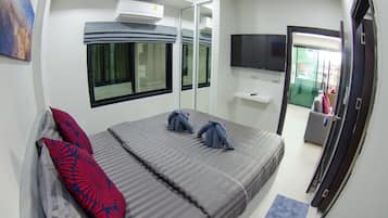 2 bedrooms, in-room safe, blackout drapes, free WiFi