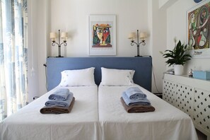 4 bedrooms, iron/ironing board, free WiFi, bed sheets