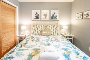 3 bedrooms, iron/ironing board, WiFi, bed sheets