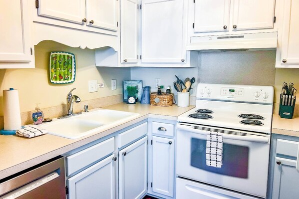 Fridge, microwave, dishwasher, coffee/tea maker