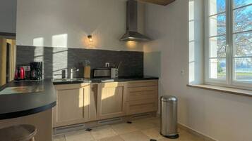 Réfrigérateur, micro-ondes, lave-vaisselle