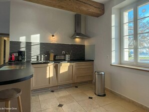 Kühlschrank, Mikrowelle, Geschirrspüler