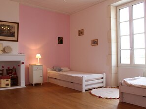 6 chambres, accès au Wi-Fi (inclus)