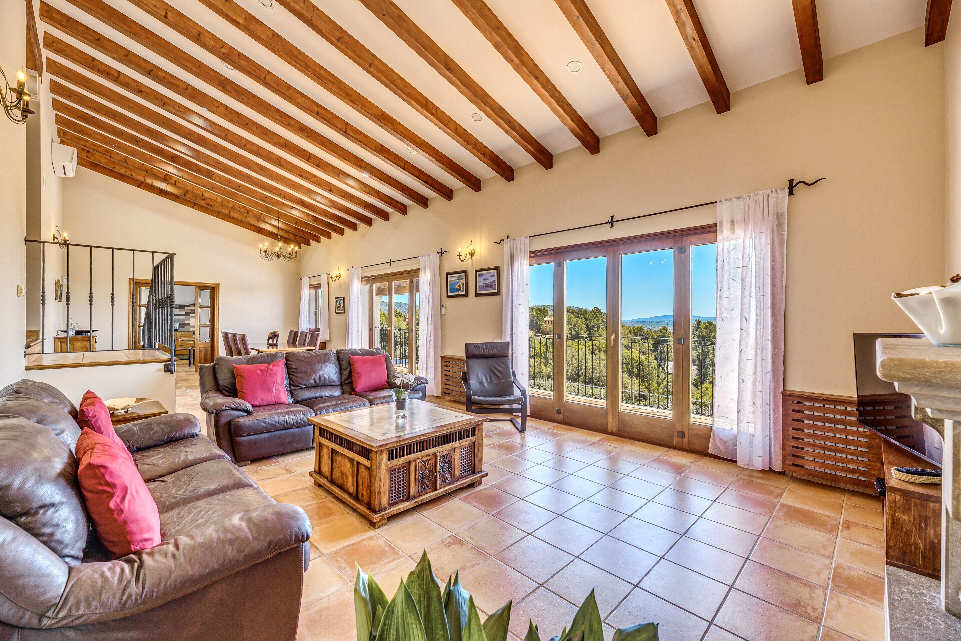 TV, peis og bordtennis