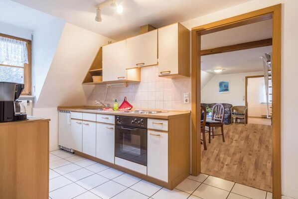 Kühlschrank, Ofen, Herdplatte, Geschirrspüler