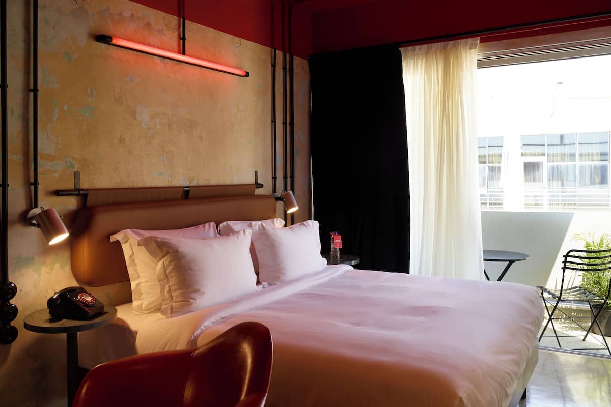 MEDIUM BALCONY | Premium bedding, minibar, in-room safe, desk