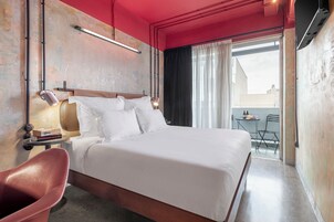 Urban Double or Twin Room with Balcony | Κλινοσκεπάσματα υψηλής ποιότητας, μίνι μπαρ, χρηματοκιβώτιο στο δωμάτιο 