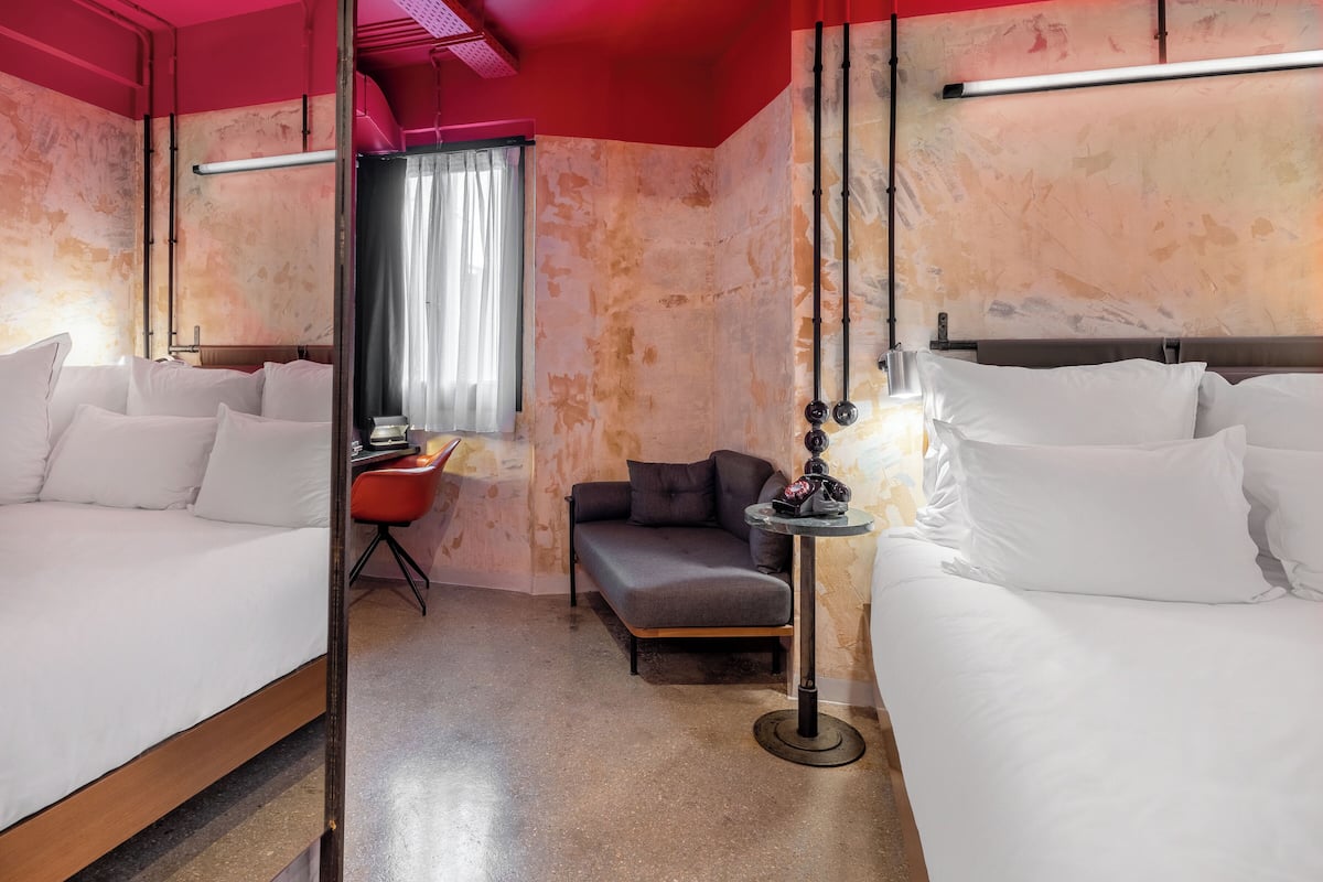 Foxy Plus King Room | Premium bedding, minibar, in-room safe, desk