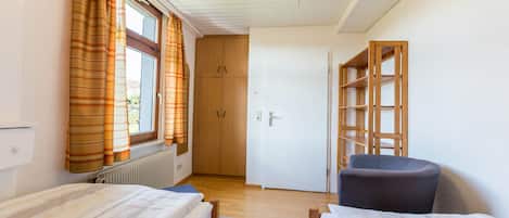 2 bedrooms, free WiFi, bed sheets