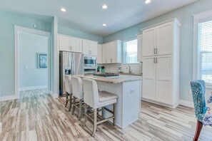 Fridge, microwave, dishwasher, coffee/tea maker