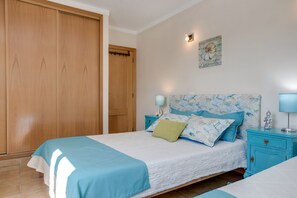 1 chambre, fer et planche à repasser, Wi-Fi gratuit, draps fournis