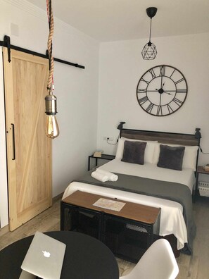 1 chambre, fer et planche à repasser, lit parapluie, Wi-Fi gratuit