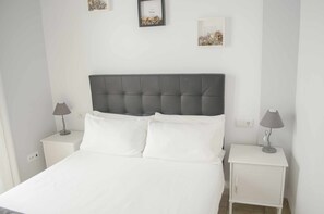 2 bedrooms, iron/ironing board, travel cot, WiFi