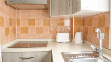 Kochgeschirr/Geschirr/Besteck