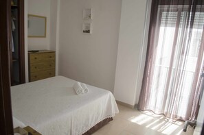 2 bedrooms, iron/ironing board, travel crib, WiFi - Suitable for holidays in Nerja - El Almendron (Nerja)