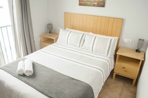 2 chambres, fer et planche à repasser, lit parapluie, Wi-Fi gratuit