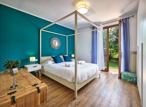 1 chambre, bureau, accès au Wi-Fi (inclus), literie fournie