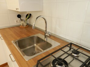 Geladeira, fogão, cooktop, lava-louças