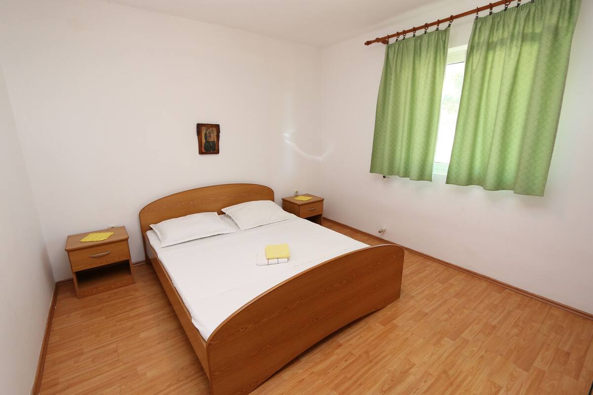 Apartment, 2 Bedrooms (Luciano) | Desk, WiFi (free), bed sheets