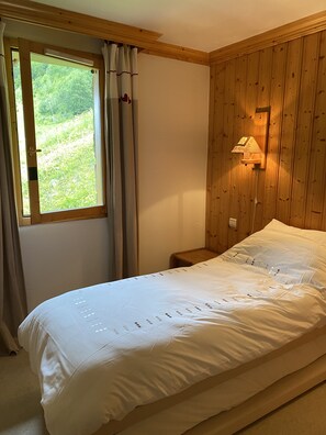 3 bedrooms, WiFi, bed sheets