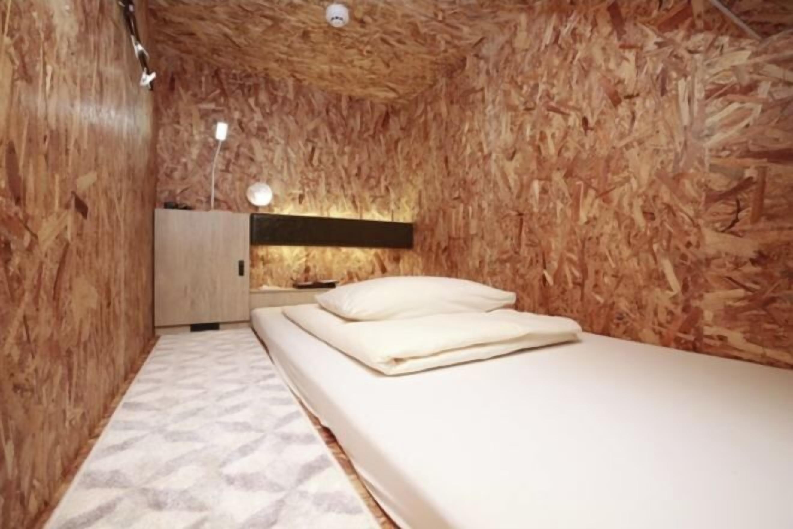 In-room safe, iron/ironing board, free WiFi, bed sheets