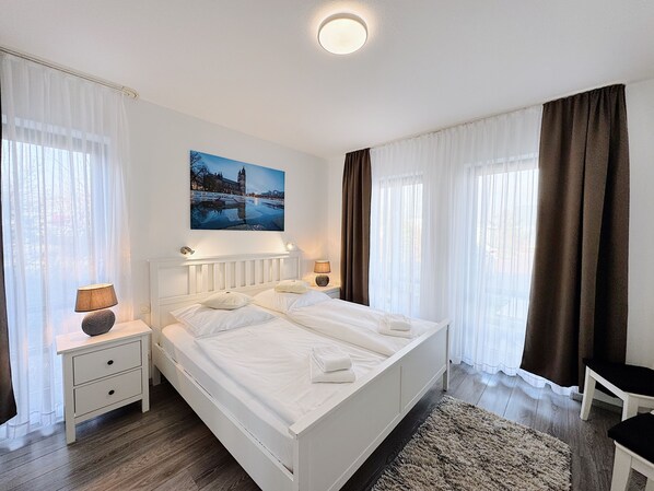 Desk, free WiFi, bed sheets