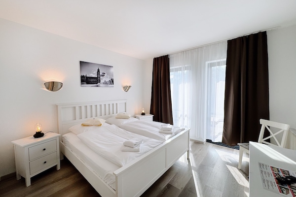 Bureau, Wi-Fi gratuit, draps fournis