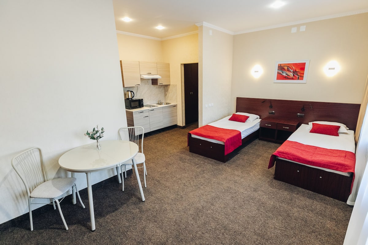 Superior Twin Room | 1 bedroom, hypo-allergenic bedding, Tempur-Pedic beds, minibar