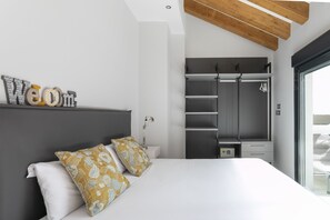 Premium Penthouse, 2 Bedrooms | Premium bedding, down comforters, individually furnished, soundproofing