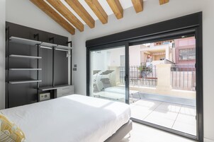 Ropa de cama de alta calidad, cubrecamas y muebles diferentes 