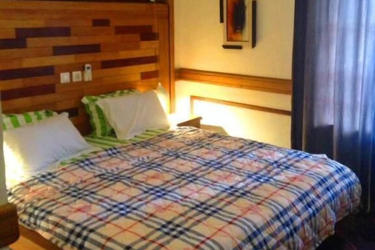 Classic Double Room (Lodge) | Desk, laptop workspace, WiFi (free), bed sheets