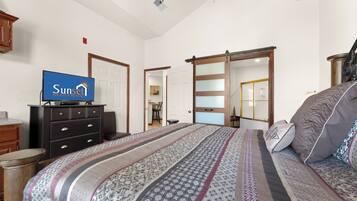 2 bedrooms, iron/ironing board, free WiFi, bed sheets