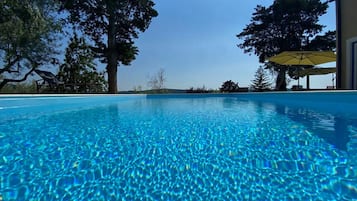 Piscine extérieure, piscine chauffée