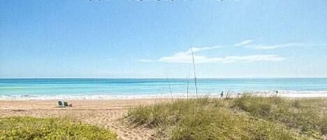 Am Strand, Liegestühle, Strandtücher