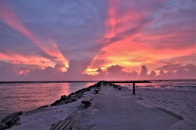 Make Amazing Memories at Mermaid Rock-Your Vacation Awaits- Steps to Sand