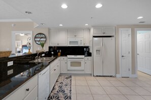 Condo, Multiple Beds, Pool Access | Private kitchen