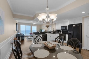 Condo, Multiple Beds, Pool Access | Dining