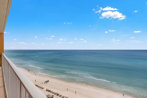 Condo, varias camas, acceso a la alberca | Playa | En la playa 