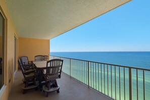 公寓客房, 多張床, 私人泳池 | 陽台