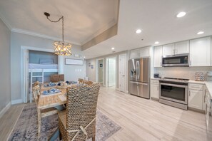 Condo, Multiple Beds, Pool Access, Ocean View | Private kitchen