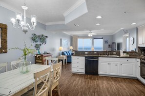 Fridge, microwave, oven, stovetop - Treasure Island 2109 (Panama City Beach)