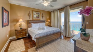 Room - Treasure Island 2202 (Panama City Beach)