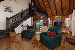 Interior - Lakin' it Easy!*Waterfront*Modern*Kayaks*Resort*WIFI*Pets OK (Deep Gap)