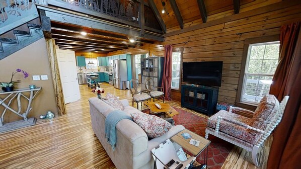 Smart-TV, peis, videospill og DVD-spiller